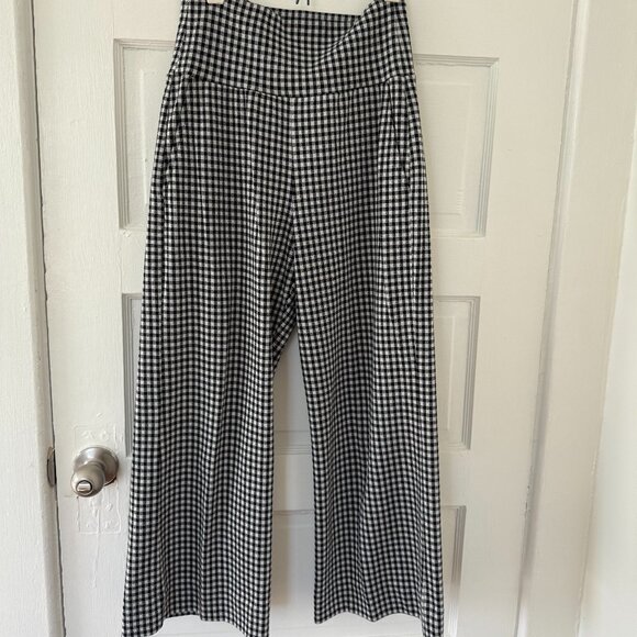 CAbi Bombshell Crop Pants - Picture 3 of 4